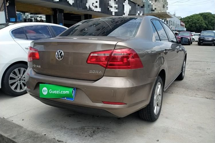 Used Volkswagen Bora 2015 Value Edition 1.6L Automatic Comfort Version Rear Right 45 Deg