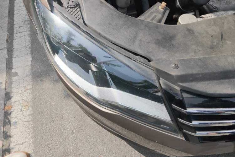 Used Volkswagen Bora 2015 Value Edition 1.6L Automatic Comfort Version Right Front Headlight