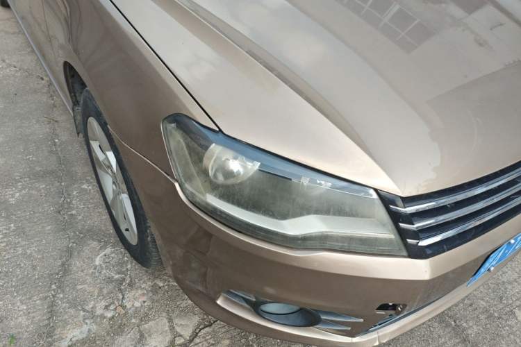 Used Volkswagen Bora 2015 Value Edition 1.6L Automatic Comfort Version Right Front Headlight