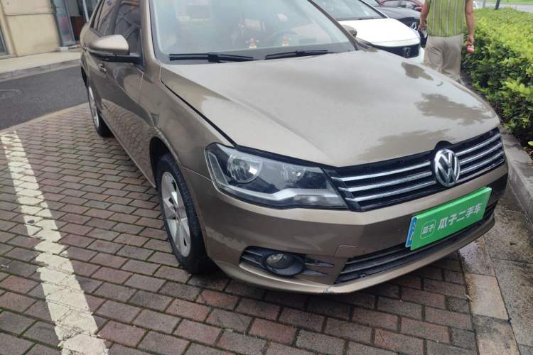 Used Volkswagen Bora 2015 Qihui Edition 1.6L Automatic Fashion Model Right Front Headlight