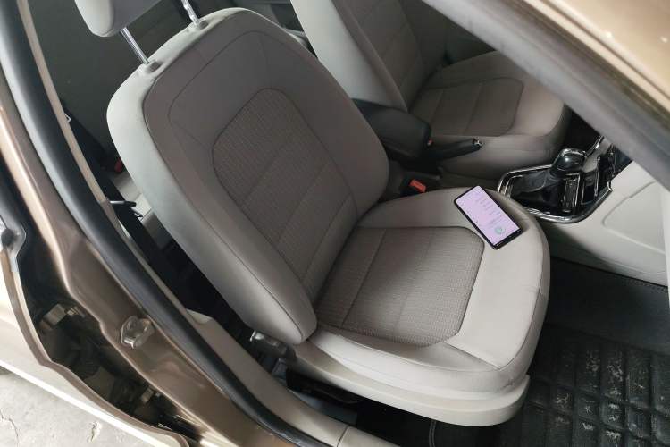 Used Volkswagen Bora 2015 Qihui Edition 1.6L Automatic Fashion Model Right Front Seat