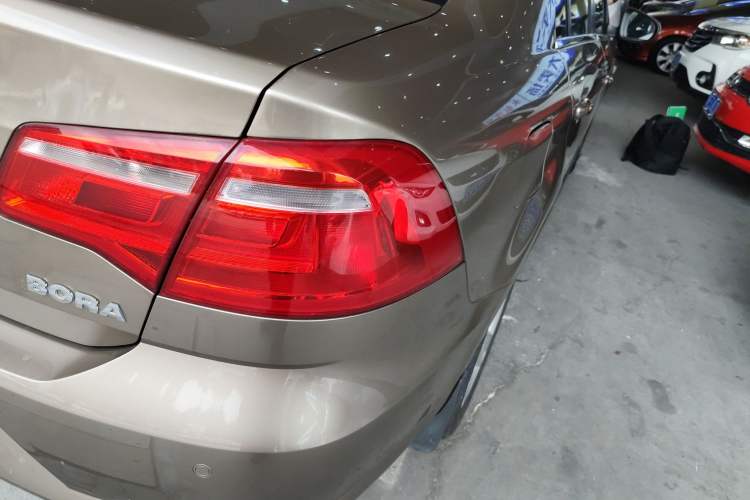 Used Volkswagen Bora 2015 Qihui Edition 1.6L Automatic Fashion Model Right Rear Taillight