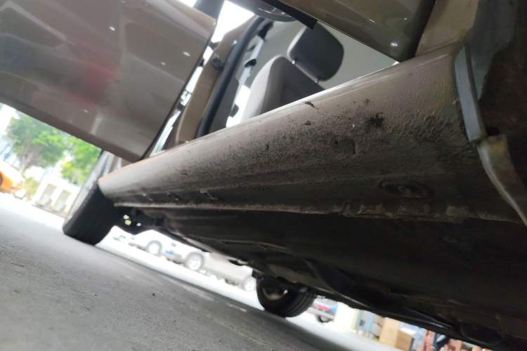 Used Volkswagen Bora 2015 Qihui Edition 1.6L Automatic Fashion Model Right Side Sill