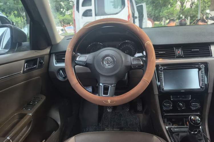 Used Volkswagen Bora 2015 Zhuihui Edition 1.6L Manual Comfort Model Steering Wheel