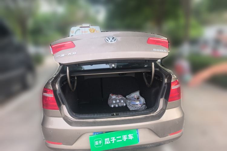 Used Volkswagen Bora 2015 Zhuihui Edition 1.6L Manual Comfort Model Trunk