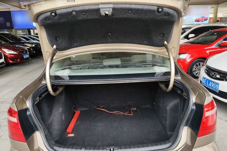 Used Volkswagen Bora 2015 Qihui Edition 1.6L Automatic Fashion Model Trunk