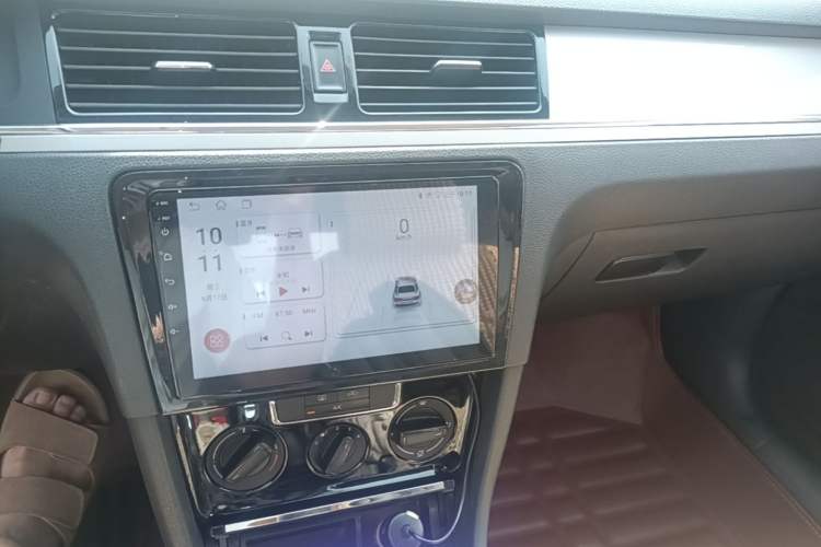 Used Volkswagen Bora 2015 Value Edition 1.6L Manual Fashionable Style Audio And AC Panel