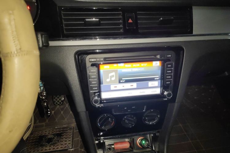 Used Volkswagen Bora 2015 Zhuihui Edition 1.6L Manual Comfort Model Audio And AC Panel