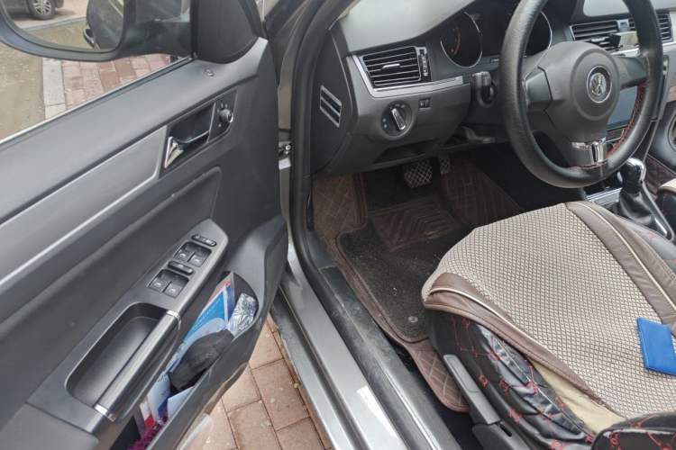 Used Volkswagen Bora 2015 Qihui Edition 1.6L Automatic Fashion Model Driver Seat
