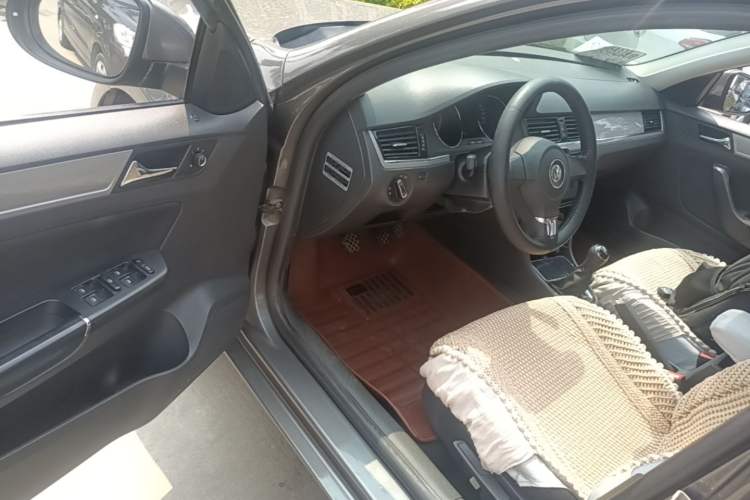 Used Volkswagen Bora 2015 Value Edition 1.6L Manual Fashionable Style Driver Seat