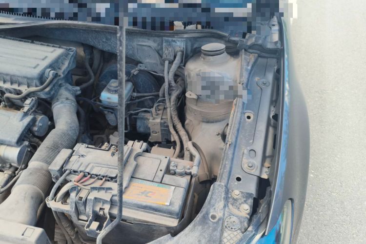 Used Volkswagen Bora 2015 Zhuihui Edition 1.6L Manual Comfort Model Engine Bay Left