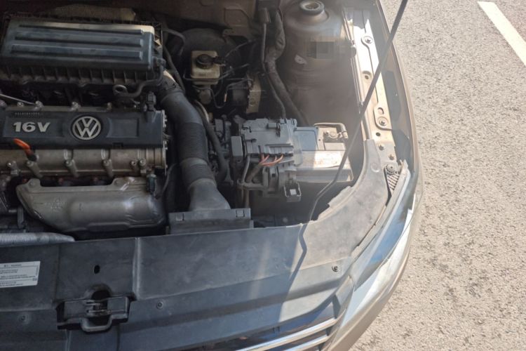 Used Volkswagen Bora 2015 Value Edition 1.6L Automatic Comfort Version Engine Bay Left