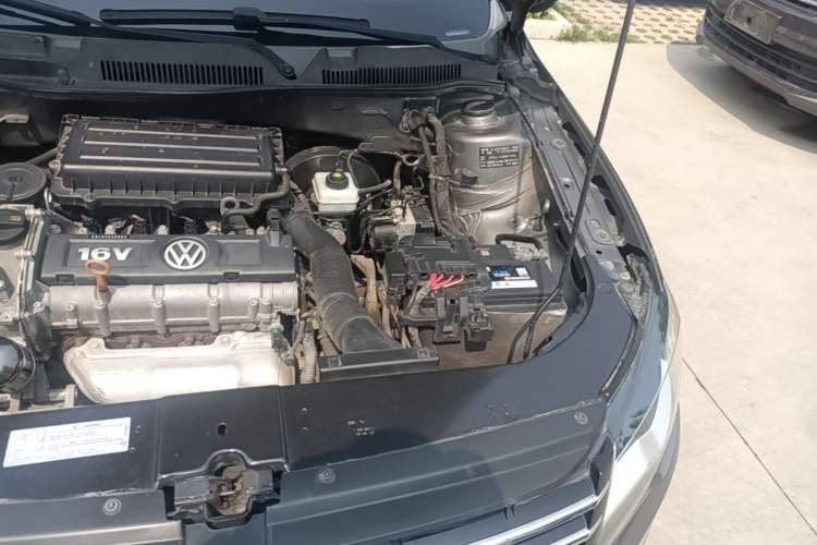 Used Volkswagen Bora 2015 Value Edition 1.6L Manual Fashionable Style Engine Bay Left