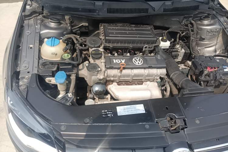 Used Volkswagen Bora 2015 Value Edition 1.6L Manual Fashionable Style Engine Bay Right