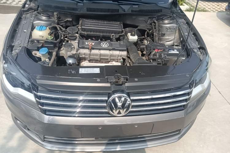 Used Volkswagen Bora 2015 Value Edition 1.6L Manual Fashionable Style Engine Bay