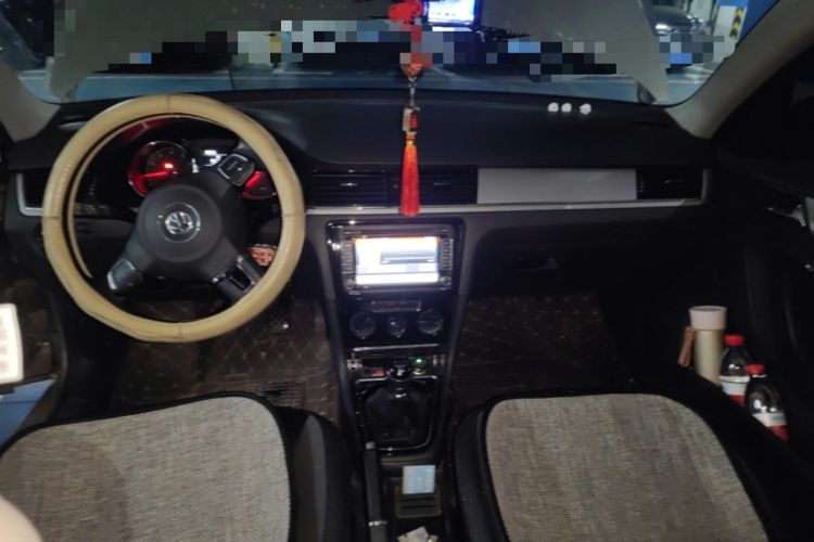 Used Volkswagen Bora 2015 Zhuihui Edition 1.6L Manual Comfort Model Interior 2