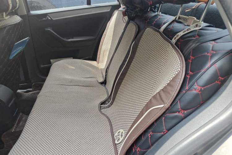 Used Volkswagen Bora 2015 Qihui Edition 1.6L Automatic Fashion Model Left Rear Seat