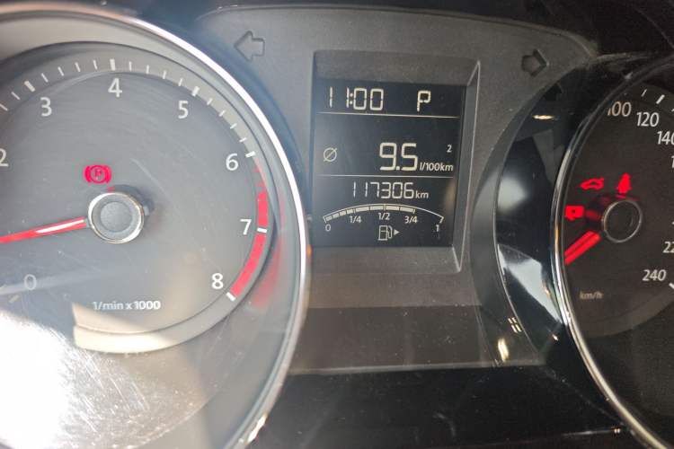 Used Volkswagen Bora 2015 Value Edition 1.6L Automatic Comfort Version Odometer Close Up