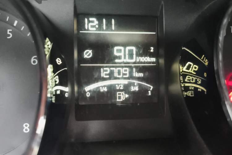 Used Volkswagen Bora 2015 Zhuihui Edition 1.6L Manual Comfort Model Odometer Close Up