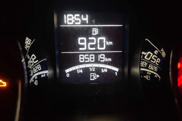 Used Volkswagen Bora 2015 Zhuihui Edition 1.6L Manual Comfort Model Odometer Close Up