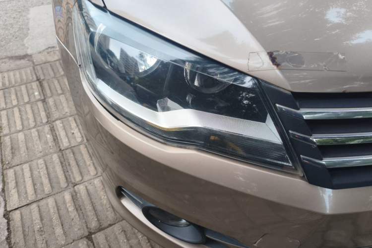 Used Volkswagen Bora 2015 Zhuihui Edition 1.6L Manual Comfort Model Right Front Headlight