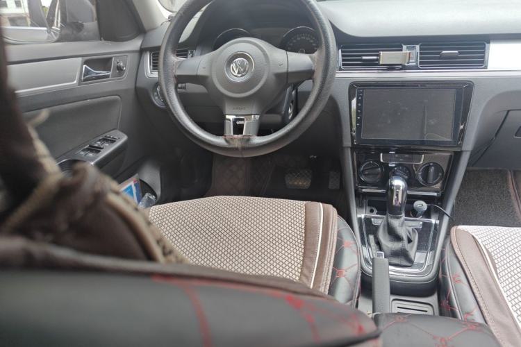 Used Volkswagen Bora 2015 Qihui Edition 1.6L Automatic Fashion Model Steering Wheel