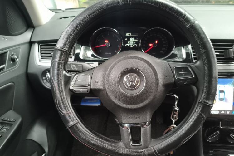 Used Volkswagen Bora 2015 Zhuihui Edition 1.6L Manual Comfort Model Steering Wheel