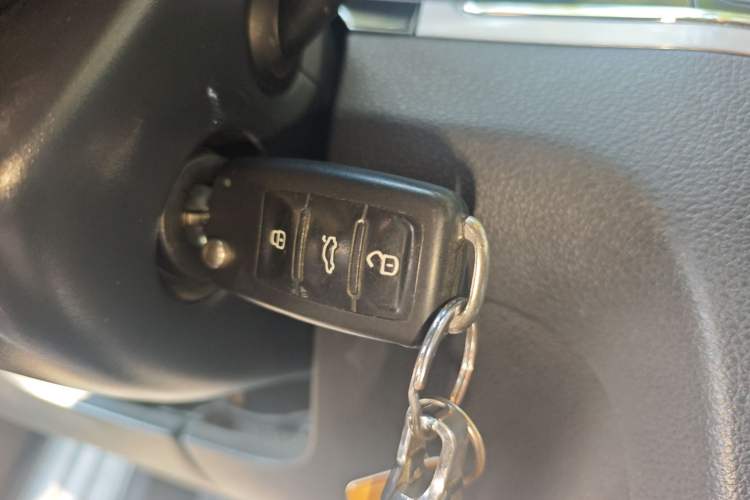 Used Volkswagen Bora 2015 Value Edition 1.6L Automatic Comfort Version Vehicle Key