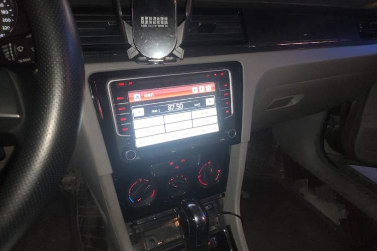 Used Volkswagen Bora 2015 Qihui Edition 1.6L Automatic Fashion Model Audio And AC Panel