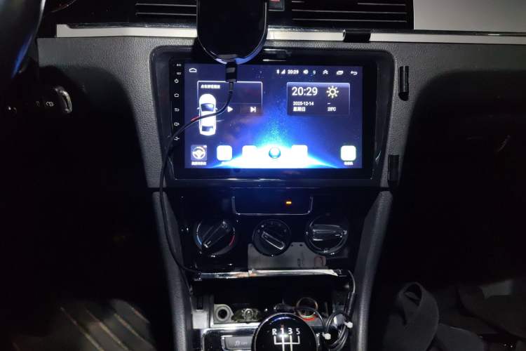 Used Volkswagen Bora 2015 Zhuihui Edition 1.6L Manual Comfort Model Audio And AC Panel