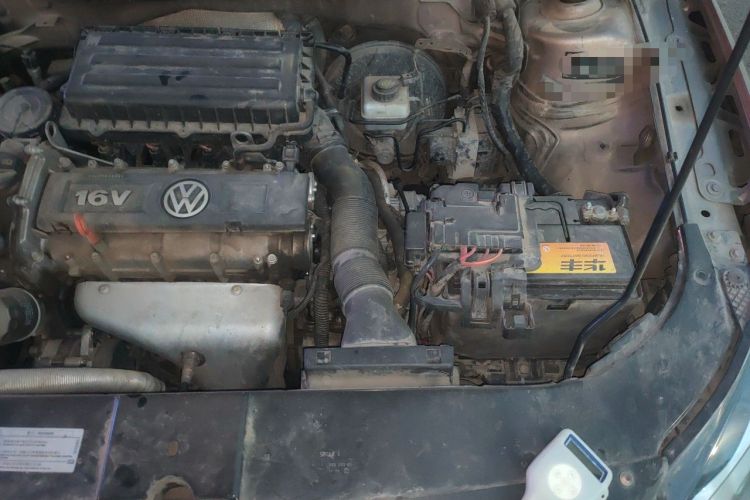 Used Volkswagen Bora 2015 Qihui Edition 1.6L Automatic Fashion Model Engine Bay Left