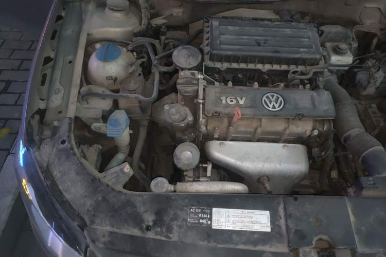 Used Volkswagen Bora 2015 Qihui Edition 1.6L Automatic Fashion Model Engine Bay Right