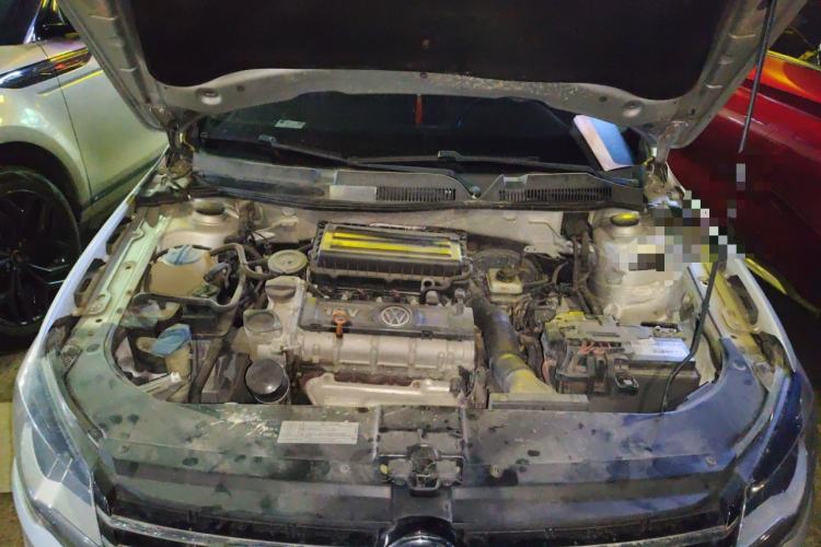 Used Volkswagen Bora 2015 Zhuihui Edition 1.6L Manual Comfort Model Engine Bay