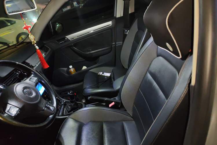 Used Volkswagen Bora 2015 Zhuihui Edition 1.6L Manual Comfort Model Left Front Seat