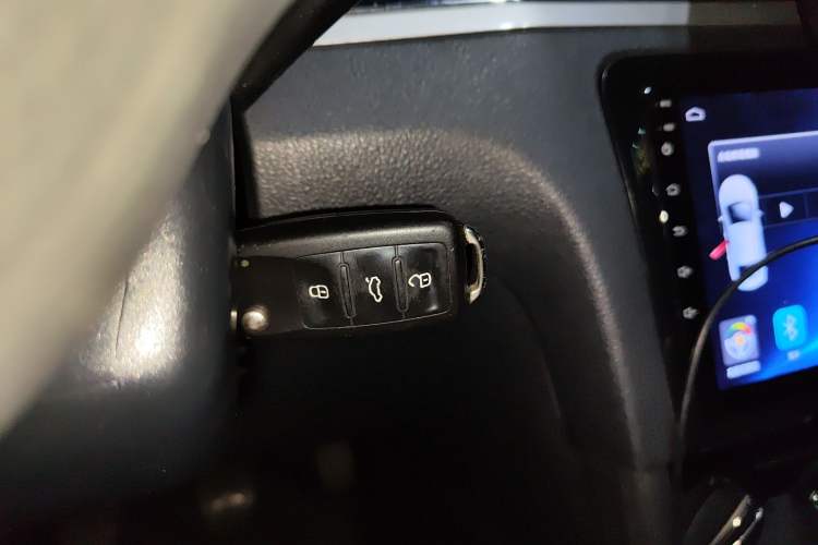Used Volkswagen Bora 2015 Zhuihui Edition 1.6L Manual Comfort Model Vehicle Key