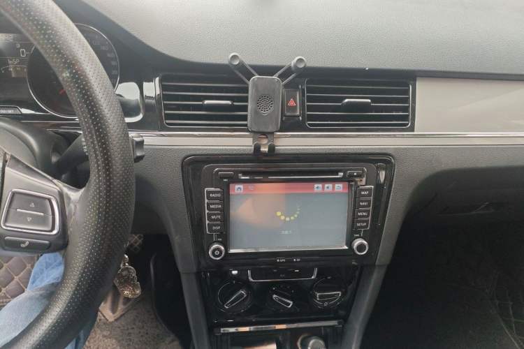 Used Volkswagen Bora 2015 Zhuihui Edition 1.6L Manual Comfort Model Audio And AC Panel