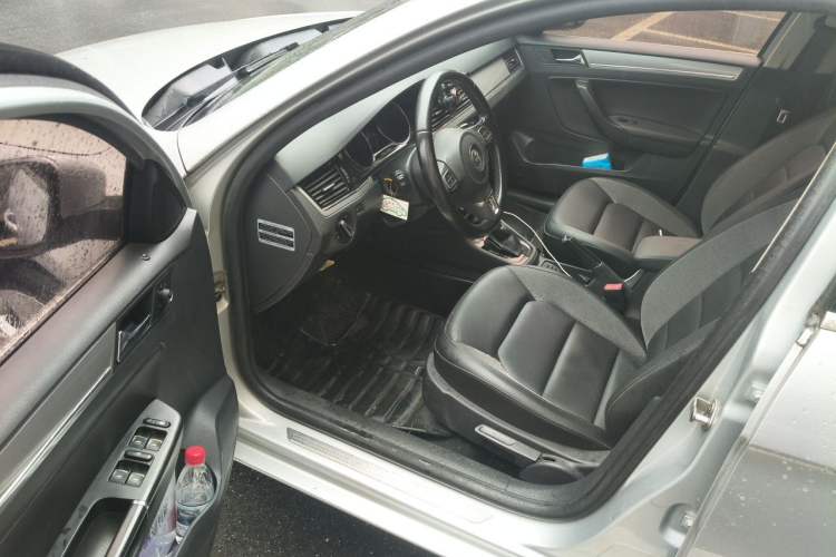 Used Volkswagen Bora 2015 Value Edition 1.6L Automatic Comfort Version Driver Seat