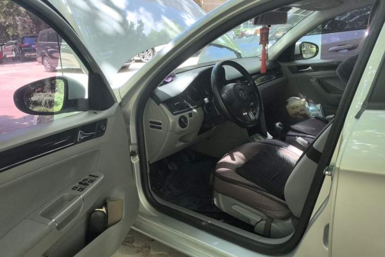 Used Volkswagen Bora 2015 Value Edition 1.6L Manual Fashionable Style Driver Seat