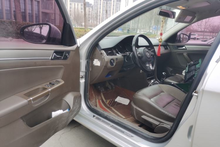 Used Volkswagen Bora 2015 Zhuihui Edition 1.6L Manual Comfort Model Driver Seat