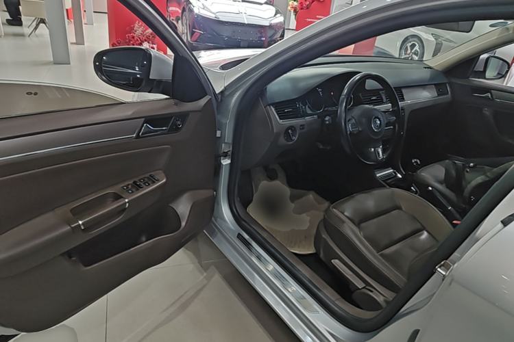 Used Volkswagen Bora 2015 Zhuihui Edition 1.6L Manual Comfort Model Driver Seat