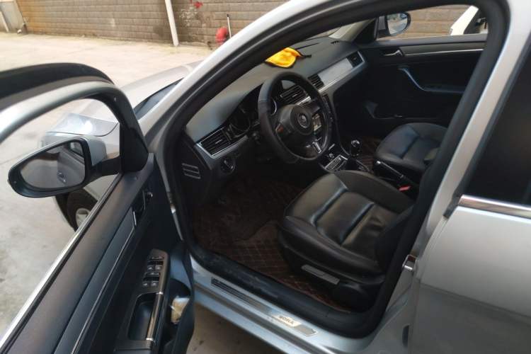 Used Volkswagen Bora 2015 Zhuihui Edition 1.6L Manual Comfort Model Driver Seat