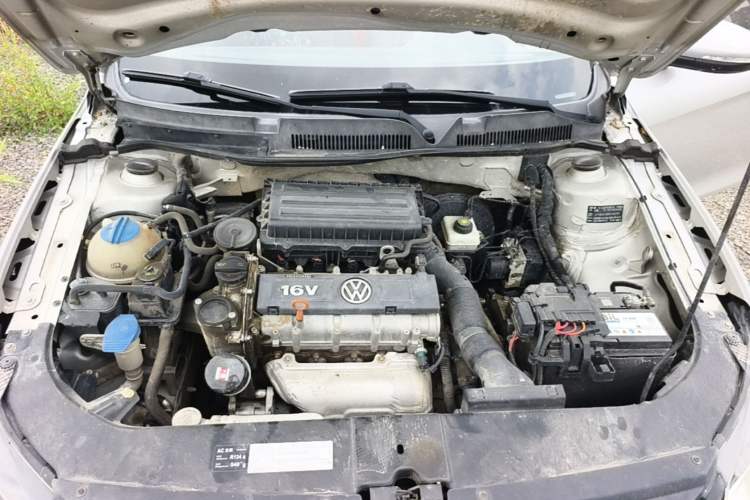 Used Volkswagen Bora 2015 Value Edition 1.6L Automatic Comfort Version Engine Bay