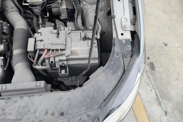 Used Volkswagen Bora 2015 Value Edition 1.6L Automatic Comfort Version Engine Bay Left