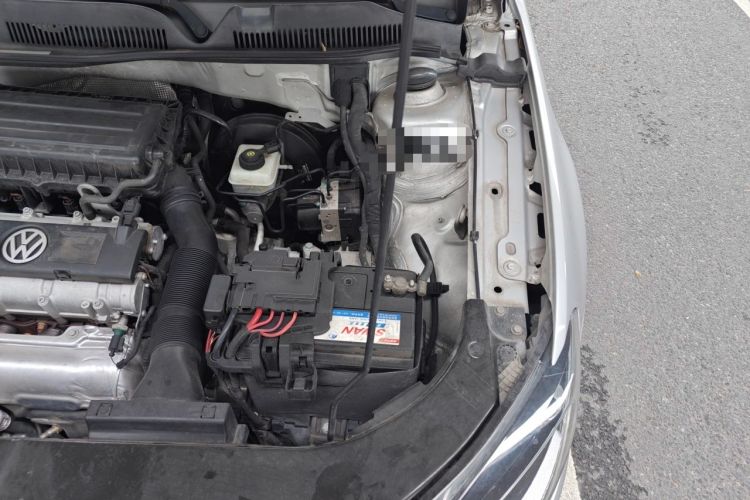 Used Volkswagen Bora 2015 Value Edition 1.6L Automatic Comfort Version Engine Bay Left
