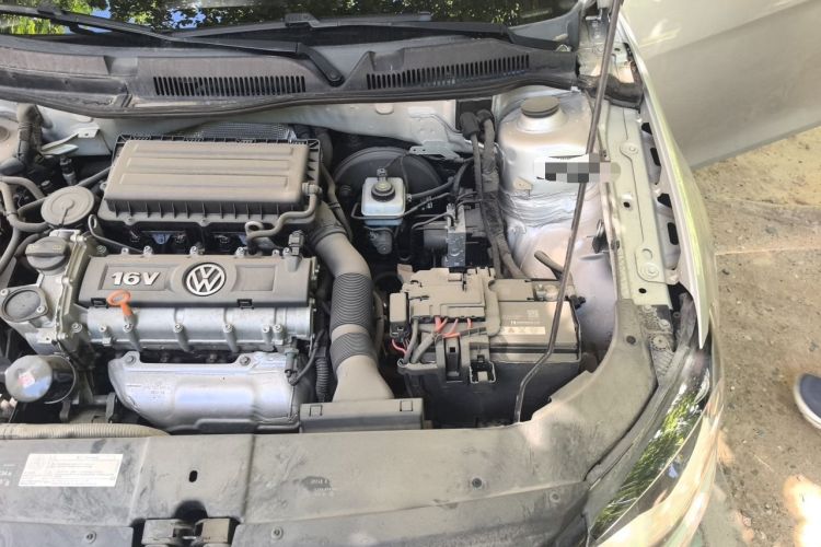 Used Volkswagen Bora 2015 Value Edition 1.6L Manual Fashionable Style Engine Bay Left