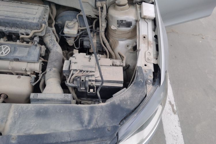 Used Volkswagen Bora 2015 Zhuihui Edition 1.6L Manual Comfort Model Engine Bay Left