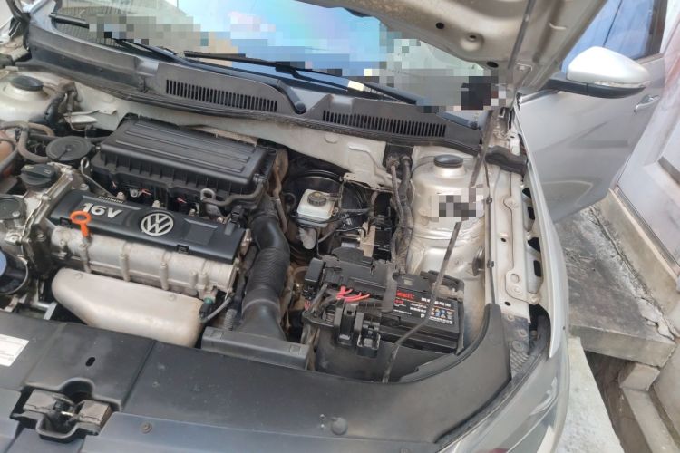 Used Volkswagen Bora 2015 Zhuihui Edition 1.6L Manual Comfort Model Engine Bay Left