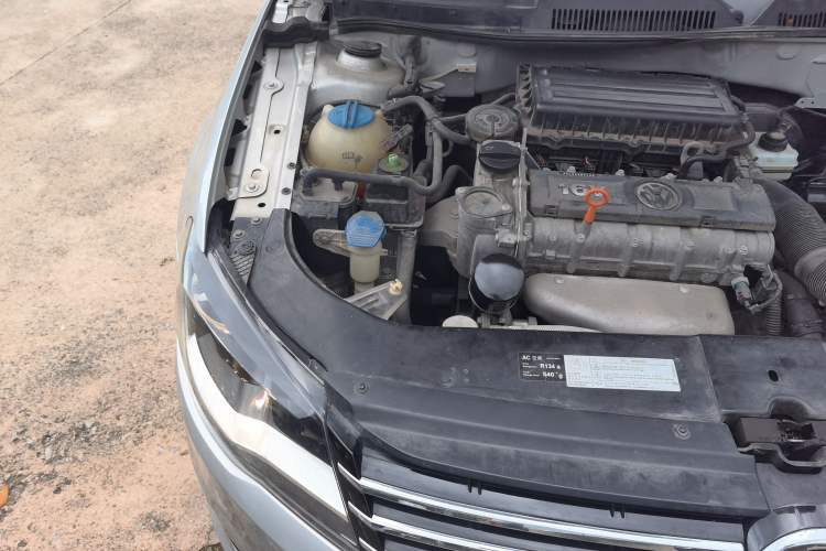 Used Volkswagen Bora 2015 Value Edition 1.6L Automatic Comfort Version Engine Bay Right