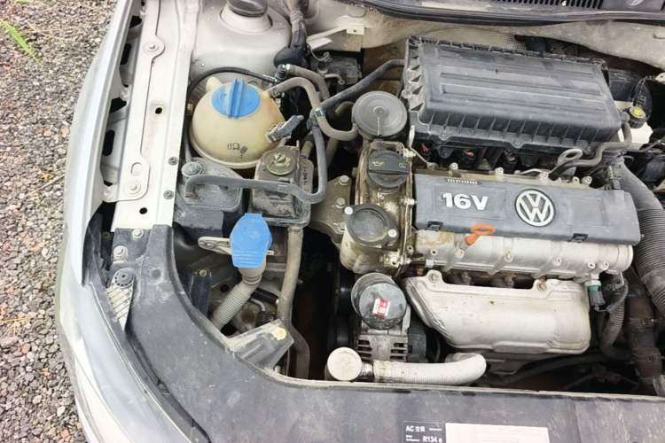 Used Volkswagen Bora 2015 Value Edition 1.6L Automatic Comfort Version Engine Bay Right