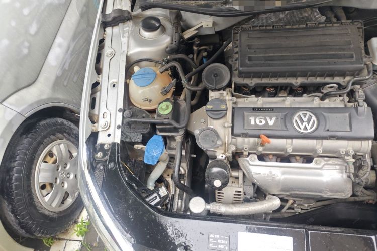 Used Volkswagen Bora 2015 Value Edition 1.6L Manual Fashionable Style Engine Bay Right